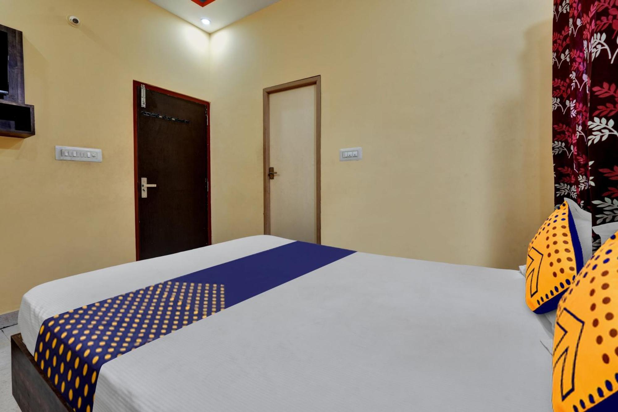 Hotel Spot On Anugraha Residency à Kumbalgod Extérieur photo