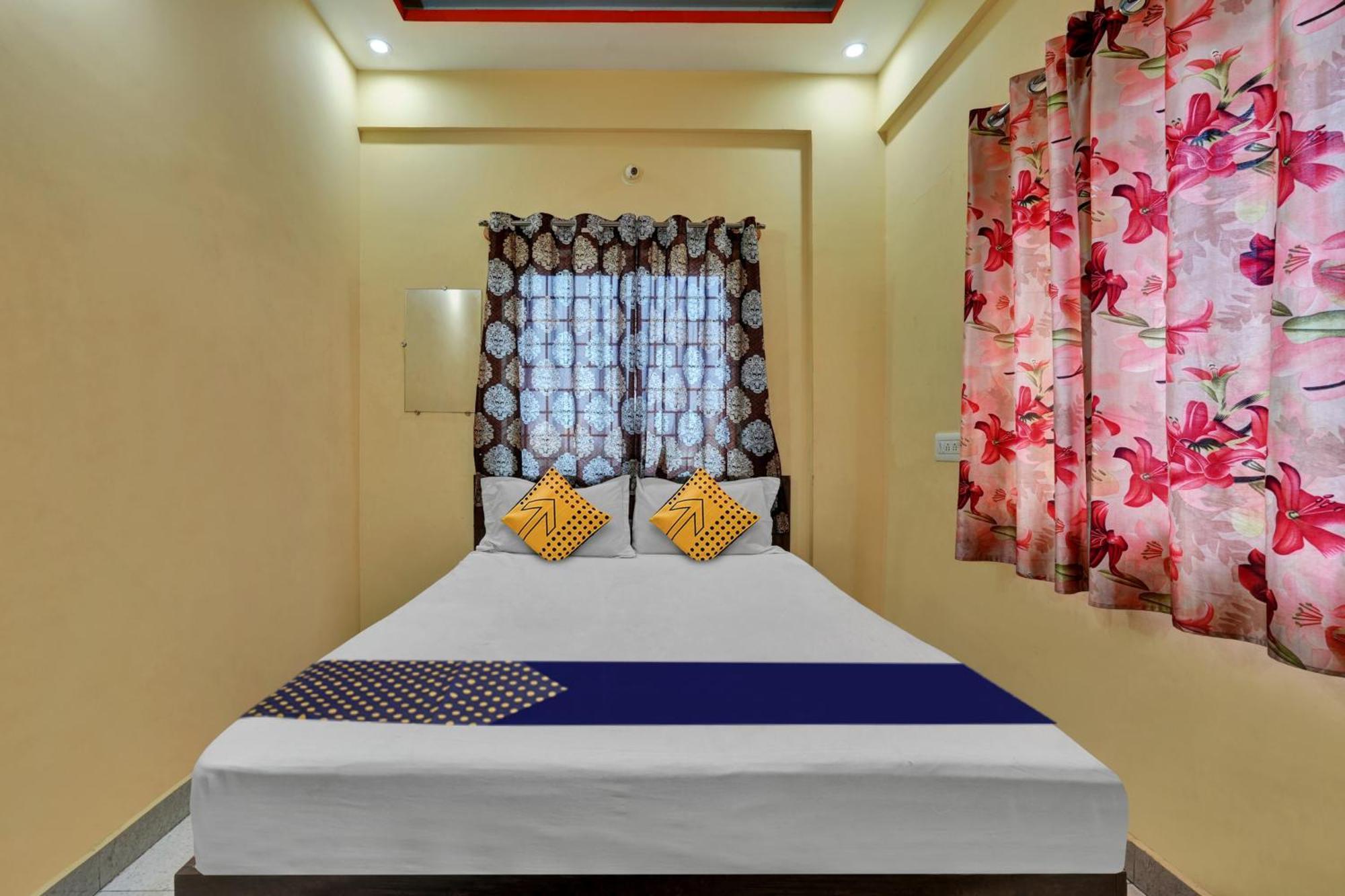 Hotel Spot On Anugraha Residency à Kumbalgod Extérieur photo