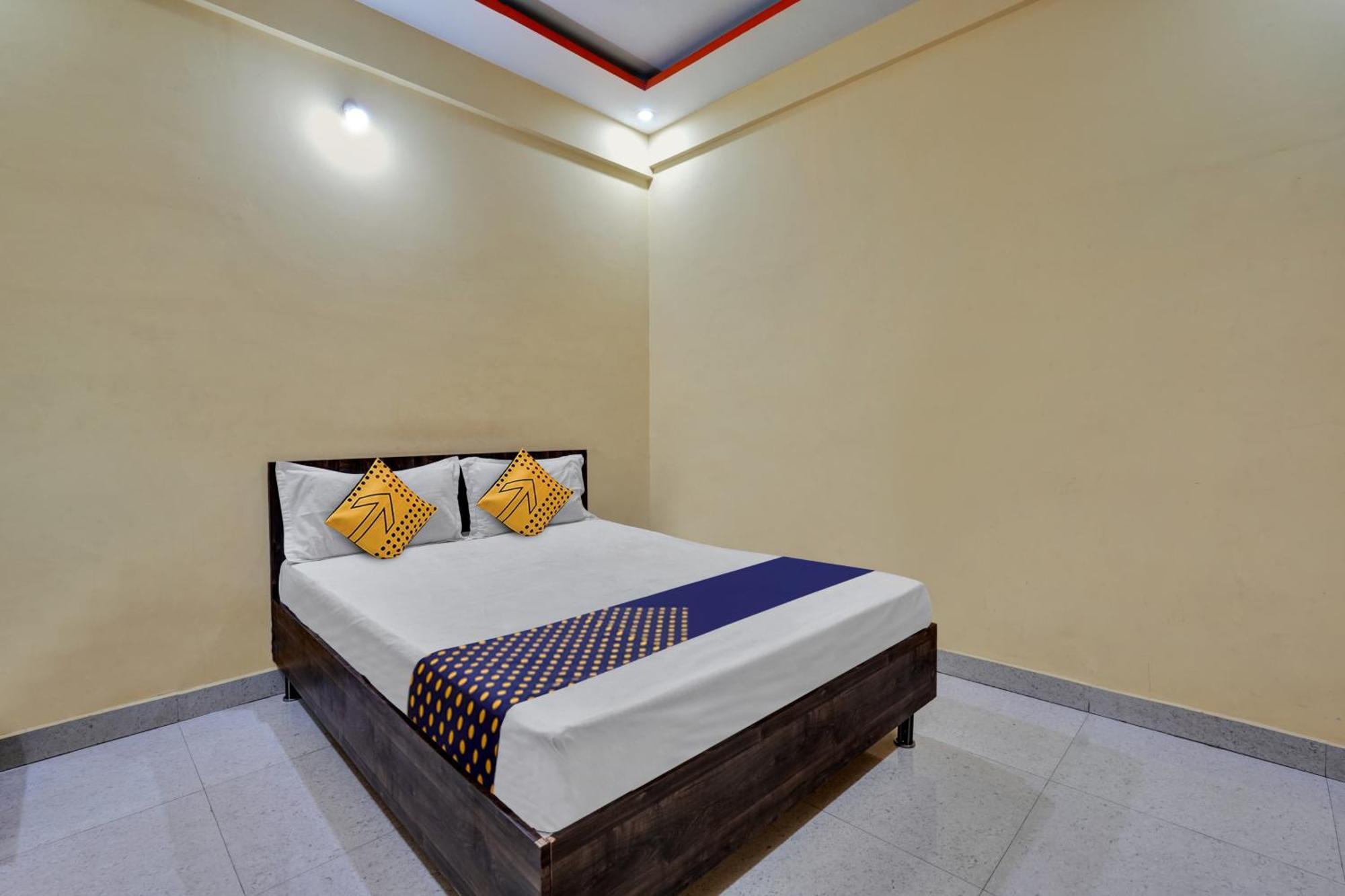 Hotel Spot On Anugraha Residency à Kumbalgod Extérieur photo