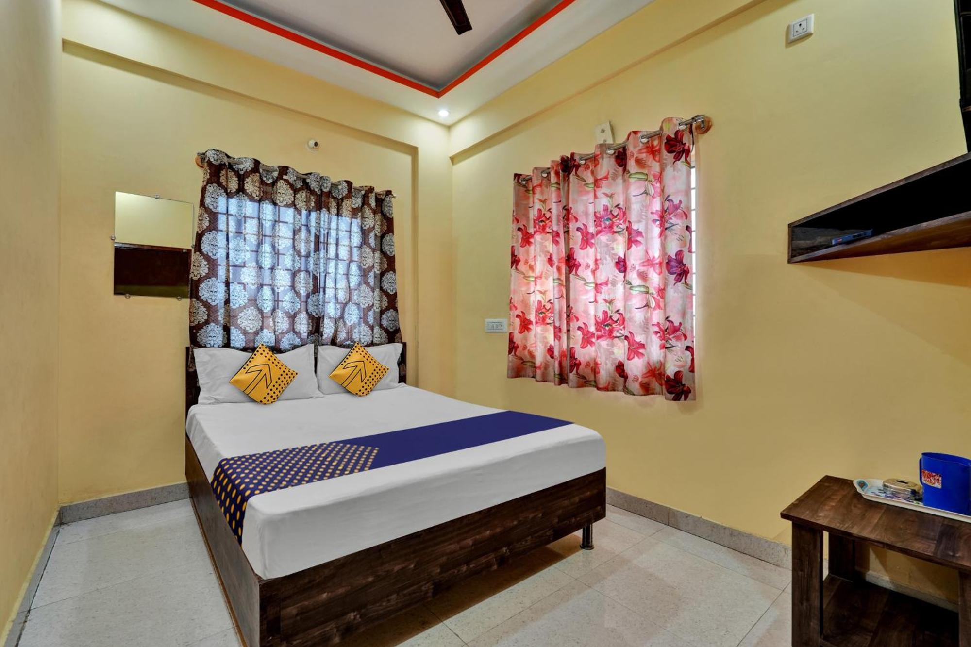 Hotel Spot On Anugraha Residency à Kumbalgod Extérieur photo